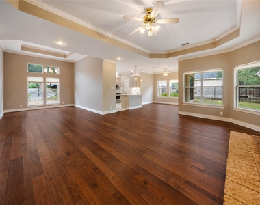 319 Copperleaf Rd - Photo Thumbnail 7