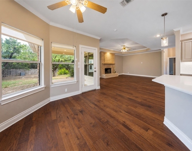 319 Copperleaf Rd - Photo Thumbnail 6