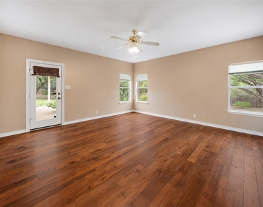 319 Copperleaf Rd - Photo Thumbnail 11