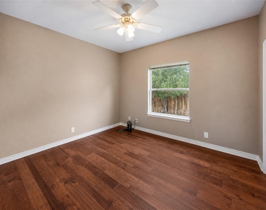 319 Copperleaf Rd - Photo Thumbnail 15