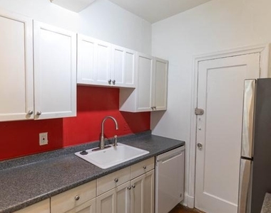 2032 Belmont Road Nw - Photo Thumbnail 3