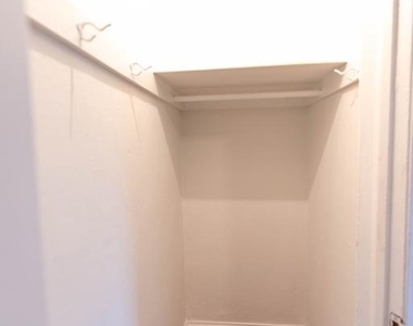 2032 Belmont Road Nw - Photo Thumbnail 16