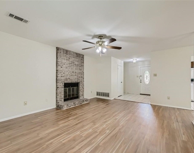 9111 Marsh Dr - Photo Thumbnail 1