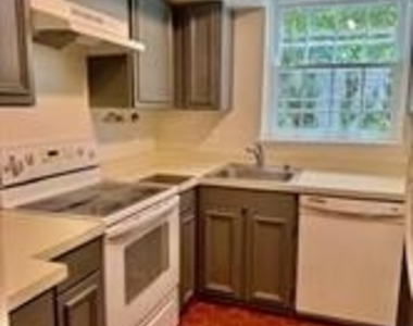 3801 Newark Street Nw - Photo Thumbnail 5