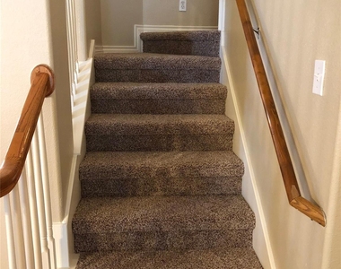 504 W North Loop Blvd - Photo Thumbnail 12