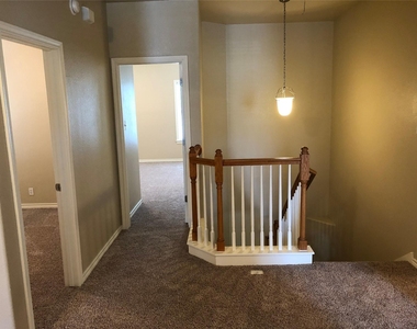 504 W North Loop Blvd - Photo Thumbnail 16