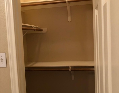 504 W North Loop Blvd - Photo Thumbnail 23