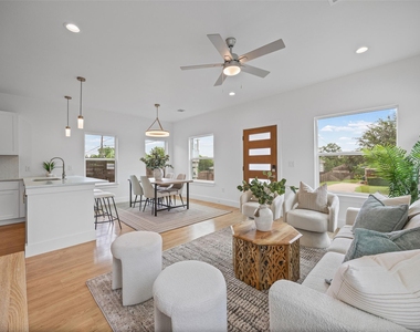 7310 Carver Ave - Photo Thumbnail 7