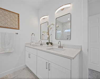 7310 Carver Ave - Photo Thumbnail 18