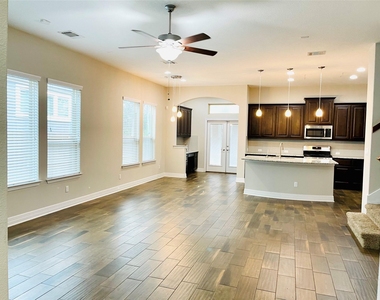 542 Bonnet Blvd - Photo Thumbnail 4