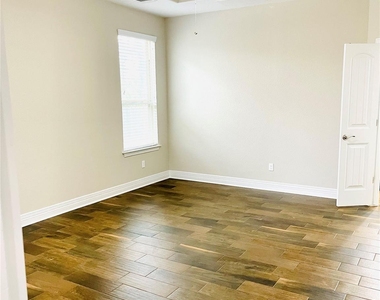 542 Bonnet Blvd - Photo Thumbnail 14