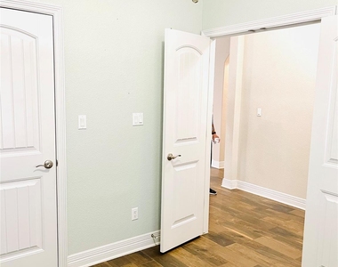 542 Bonnet Blvd - Photo Thumbnail 1