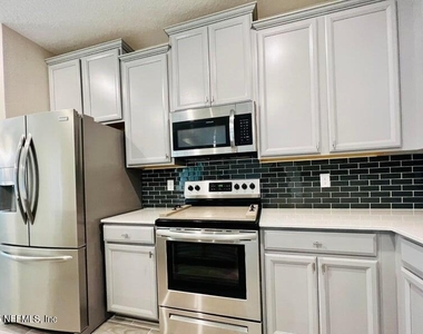 9627 Lovage Lane - Photo Thumbnail 13