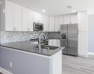 185 Donner Road - Photo Thumbnail 6