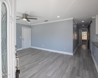 185 Donner Road - Photo Thumbnail 2