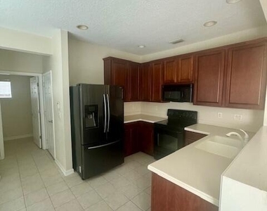 4225 Crownwood Drive - Photo Thumbnail 3