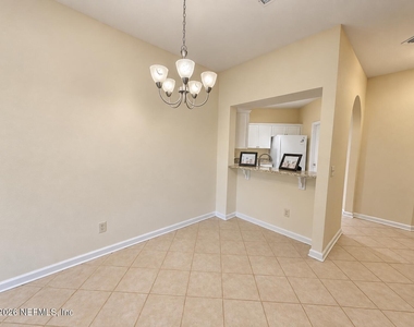 2521 Vista Cove Road - Photo Thumbnail 3