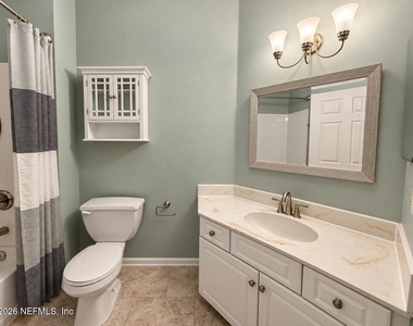 2521 Vista Cove Road - Photo Thumbnail 11
