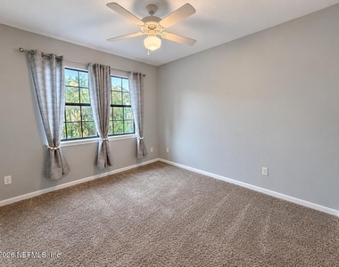 2521 Vista Cove Road - Photo Thumbnail 10
