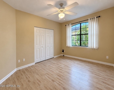 2521 Vista Cove Road - Photo Thumbnail 9