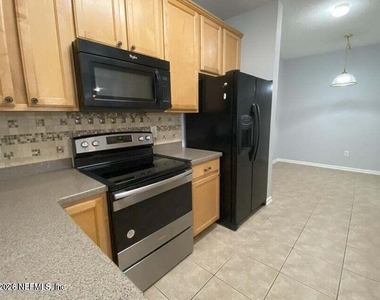 7262 Deerfoot Point Circle - Photo Thumbnail 13