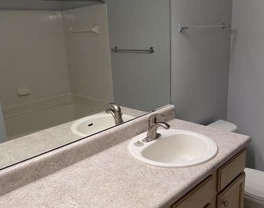 7800 Point Meadows Drive - Photo Thumbnail 6