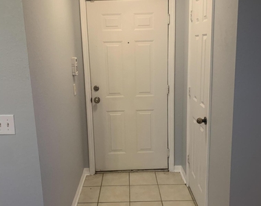 7800 Point Meadows Drive - Photo Thumbnail 7