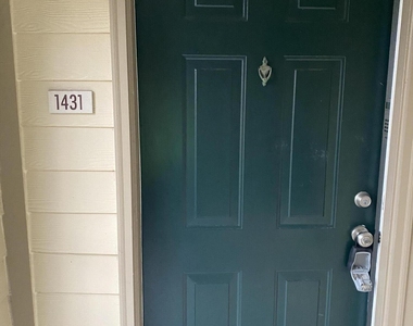 7800 Point Meadows Drive - Photo Thumbnail 2