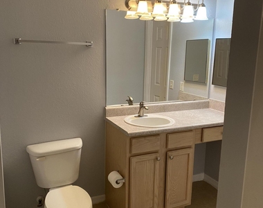 7800 Point Meadows Drive - Photo Thumbnail 5