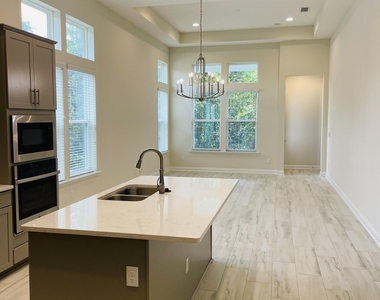 320 Vista Lake Circle - Photo Thumbnail 2