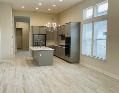 320 Vista Lake Circle - Photo Thumbnail 6