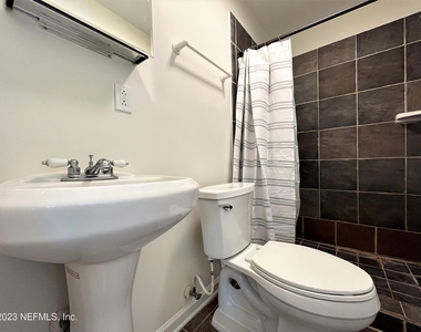 4233 Colonial Avenue - Photo Thumbnail 23