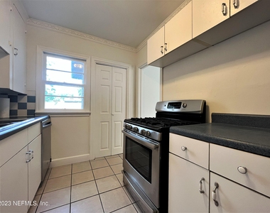 4233 Colonial Avenue - Photo Thumbnail 20