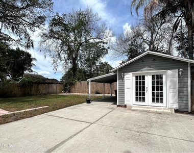 4233 Colonial Avenue - Photo Thumbnail 5