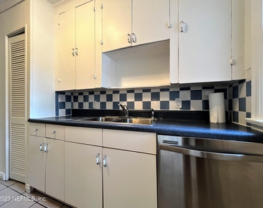 4233 Colonial Avenue - Photo Thumbnail 19