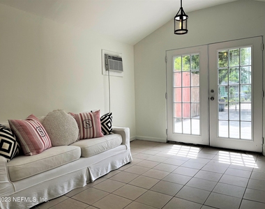 4233 Colonial Avenue - Photo Thumbnail 11