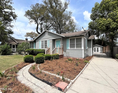 4233 Colonial Avenue - Photo Thumbnail 4