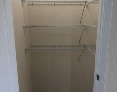 742 Northside Drive S - Photo Thumbnail 7
