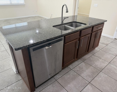 742 Northside Drive S - Photo Thumbnail 12