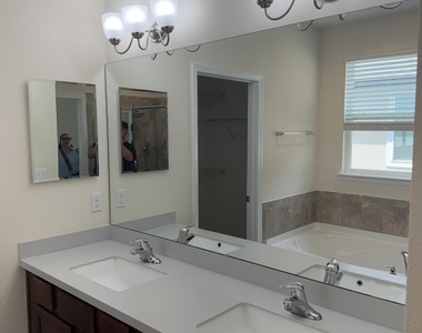 742 Northside Drive S - Photo Thumbnail 30