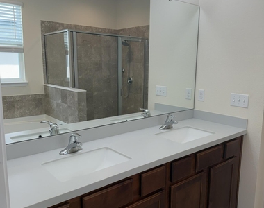 742 Northside Drive S - Photo Thumbnail 36