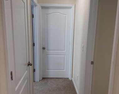 742 Northside Drive S - Photo Thumbnail 44