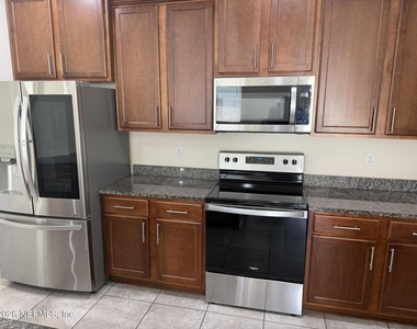 742 Northside Drive S - Photo Thumbnail 11