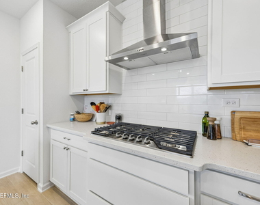 149 Silver Myrtle Court - Photo Thumbnail 14