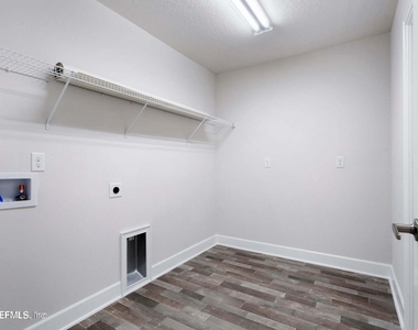 7818 Oklahoma Street - Photo Thumbnail 5