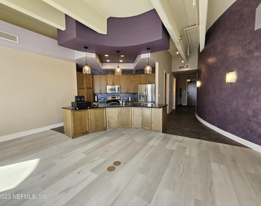 320 1st Street - Photo Thumbnail 8