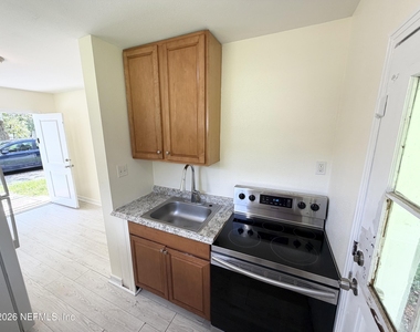 2056 Navaho Avenue - Photo Thumbnail 2