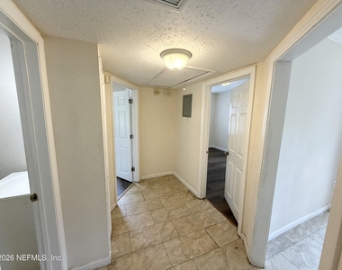 2052 Navaho Avenue - Photo Thumbnail 5
