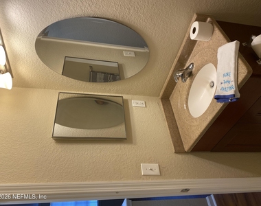 10075 Gate Parkway Ne - Photo Thumbnail 13