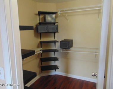 10075 Gate Parkway Ne - Photo Thumbnail 5